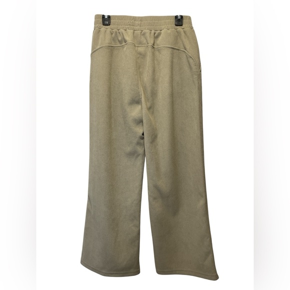 Halara high waisted pocket wide leg corduroy  pants almond milk size M - Picture 4 of 4